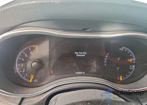 2015 Jeep Grand Cherokee Laredo z USA, uszkodzony, nr VIN 1C4RJFAG2FC923722